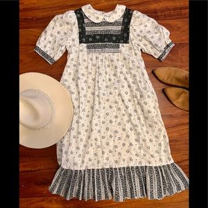 Black & White Floral Boho Midi Dress with Pockets